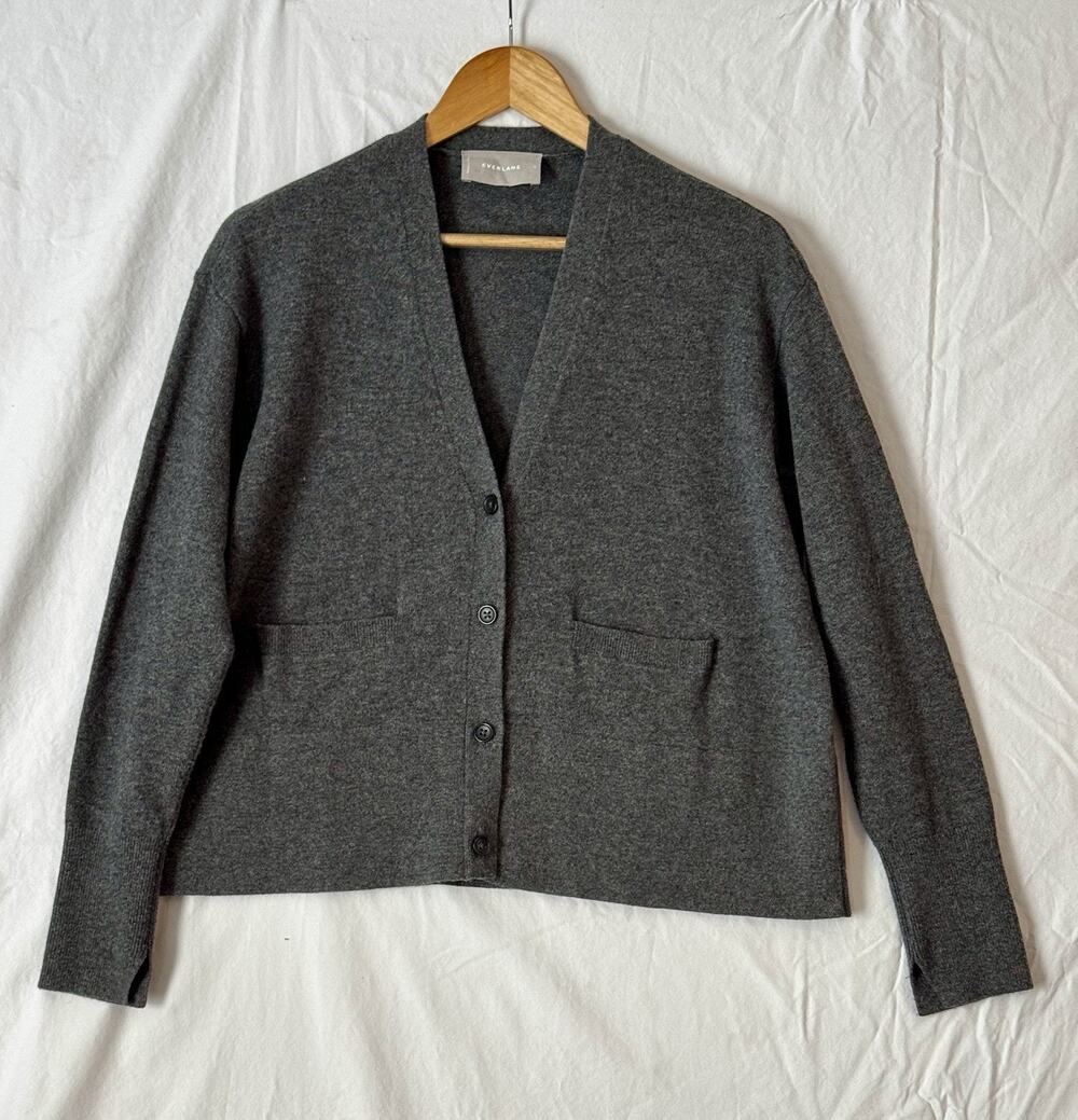 Everlane Gray Cropped Cashmere Cardigan Boxy Casual Luxury Dark Academia Size S